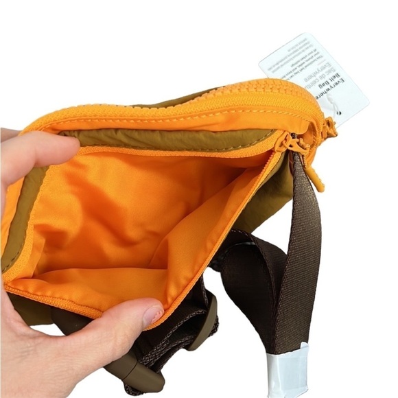 LULULEMON Everywhere Belt Bag Gold Spice / Clementine—NWT - Picture 5 of 6